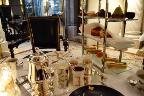 Tea-time-Le-Meurice-Paris